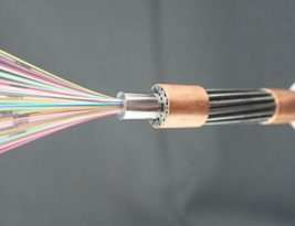 Trouver le bon câble fibre optique de 20m pour votre agence marketing